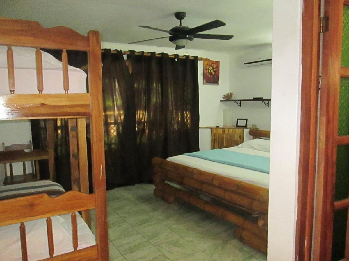 Hotel Bugabutik Puerto Viejo de Talamanca Екстер'єр фото