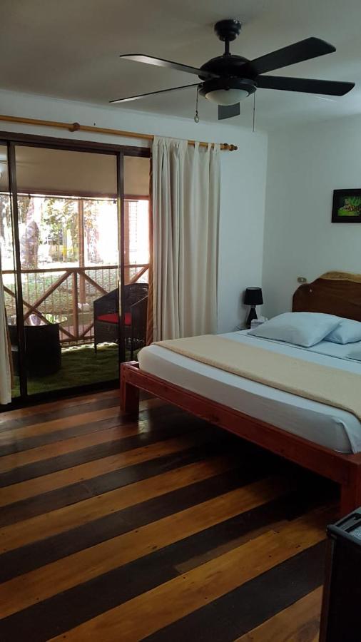 Hotel Bugabutik Puerto Viejo de Talamanca Екстер'єр фото