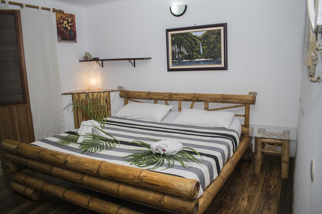 Hotel Bugabutik Puerto Viejo de Talamanca Екстер'єр фото