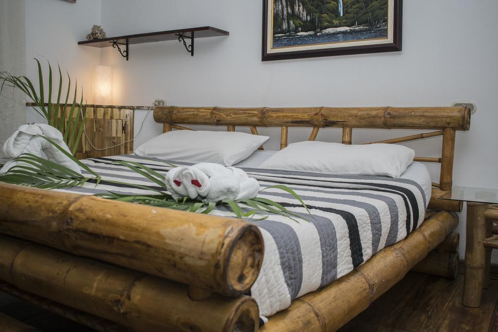 Hotel Bugabutik Puerto Viejo de Talamanca Екстер'єр фото