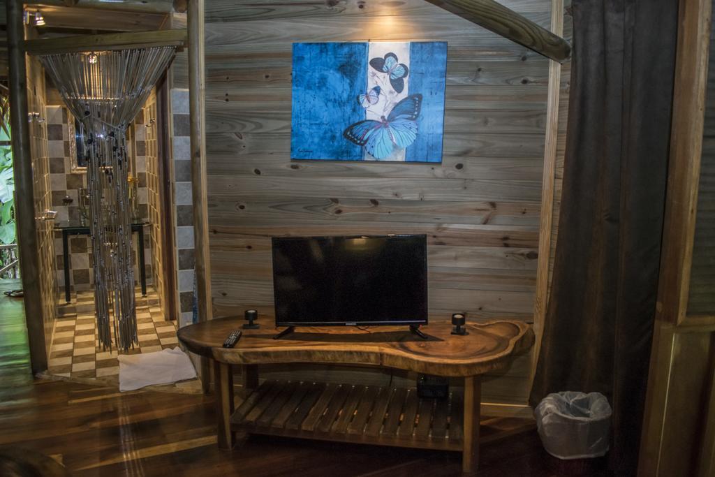 Hotel Bugabutik Puerto Viejo de Talamanca Екстер'єр фото